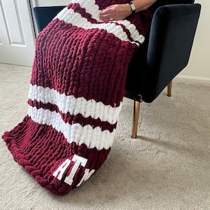 Texas A & M Chunky Knit Blanket Football Throw Blanket, Stadium Blanket, Sports Lover Gift, Cozy Home Decor, Team Spirit Gift,Graduation