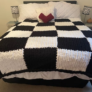 60"x72" Checkered Chunky Knit  Blanket, Cozy Home Decor, Winter Blanket, Warm and Stylish, Wedding Gift, Queen bed Blanket, Anniversary Gift