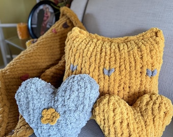 Square Chunky Knit Pillow: Soft Chenille Yarn Cushion, Rustic Decor