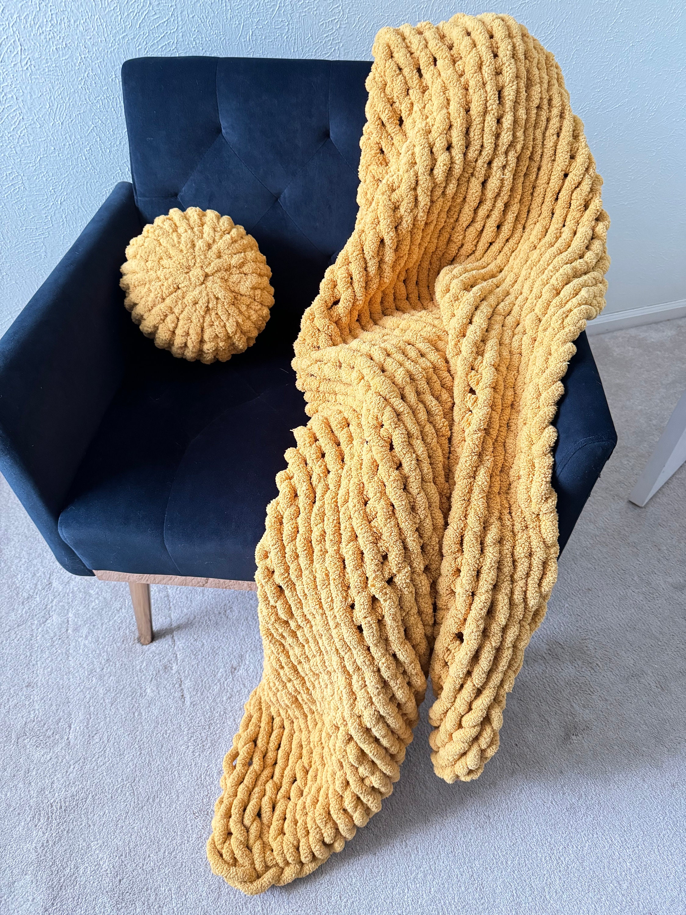 Chunky Knit Throw and Pillow Set, Blanket and Cushion Combo, Cozy Home  Accessories, Winter Decor Bundle - Etsy