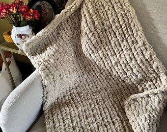Classic Chunky Knit Blanket, Warm and Cozy Home Accessories, Winter Home Decor
