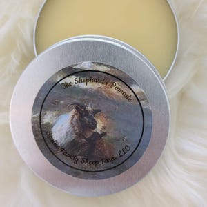 All-Natural Hair Pomade: Rosemary, Horsetail & Juniper Oils