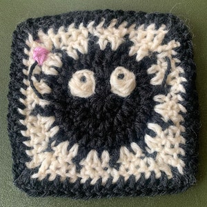 Coal Sprite Granny Square Pattern image 3