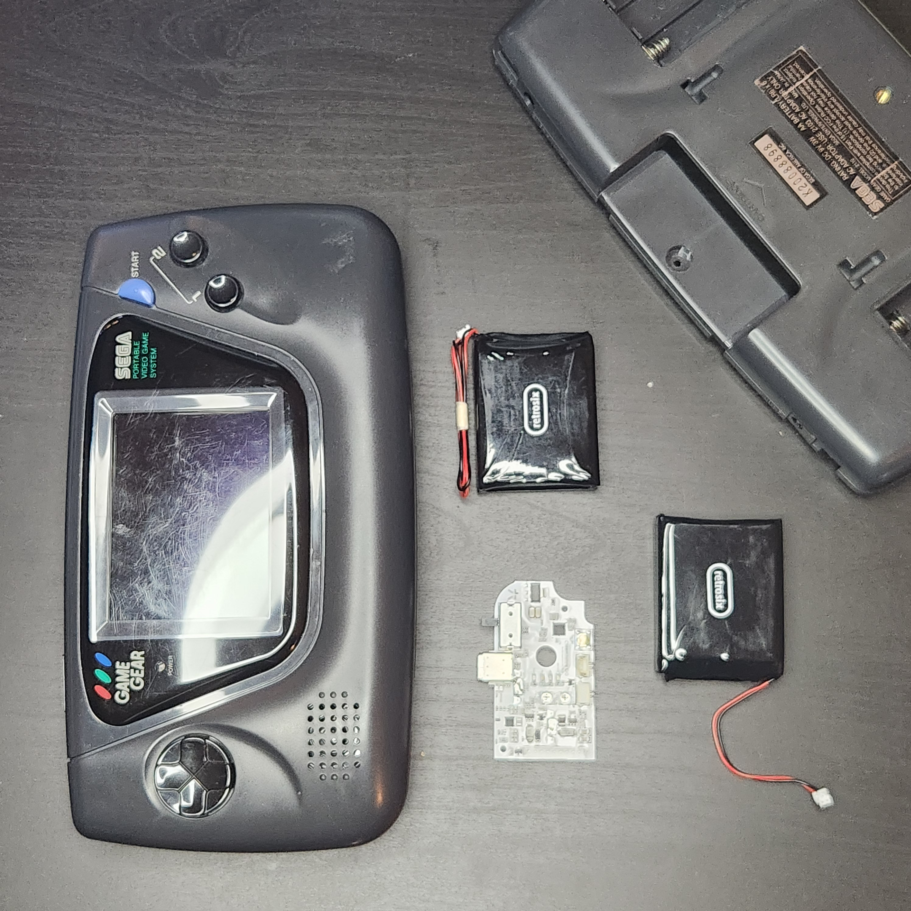 SEGA GAME GEAR + POWER BATTERY