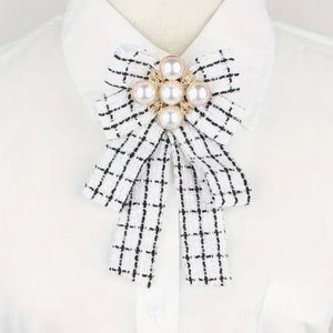 Black And White Checkered Bow Tie Brooch Inlaid Faux Pearls Preppy Style Women's Shirt Collar Clothes Jewelry