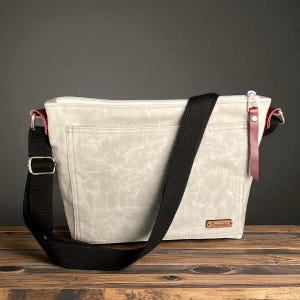 Sac à bandoulière en toile cirée, bandoulière fait main, sac pour homme et femme, sac à main décontracté pour un usage quotidien.