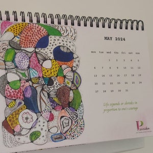 Tischkalender mit handgemalter Zen-Doodle-Malerei und positiven Zitaten & Gedanken