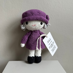 Crochet British Toy, Queen Amigurumi Doll, Crochet London Queen Doll, Crochet Lizzie Doll, For Kids Gift, Gift from Britain, London Souvenir