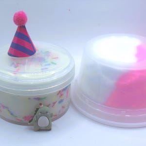Happy Birthday Cake Slime Kit: Snow Fizz Texture, Party Hat & Sprinkles