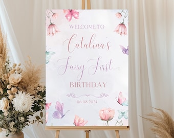 Cartello di benvenuto per il primo compleanno a tema fate, poster di benvenuto per il giardino delle fate con farfalle, cartello per la festa del primo compleanno per bambine, modello Canva modificabile
