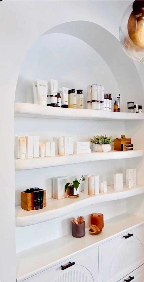 Plaster bookshelf discount