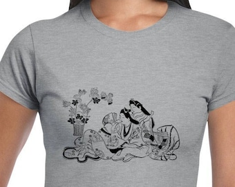 Japanese Women Vintage Art Illustration Classic Womens Crewneck T-shirt VARIOUS COLORS SIZES