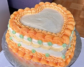 Beautiful Vintage Cake | Vanilla Cake | Buttercream Frosting | Customizable | Toronto GTA | Custom Cakes Toronto | Decorative Cakes