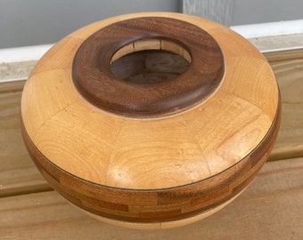 Jarrón de madera segmentada