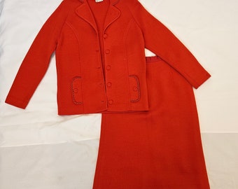 Vintage 1960s Red Wool Crestknit Ladies Suit (Approx size 8 XS)