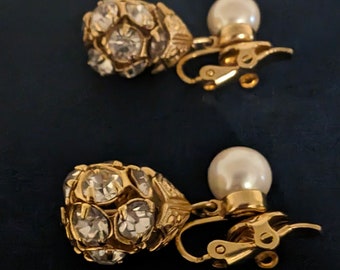 Clips colgantes de perlas de imitación en tonos dorados con diamantes de imitación vintage