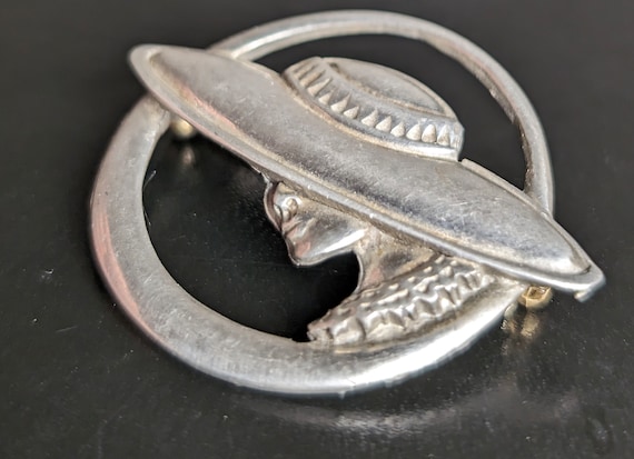Vintage Pewter Lady in a Hat Pin Brooch Mid Centu… - image 2