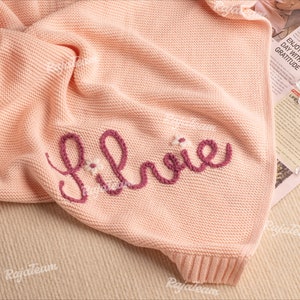 Personalized Embroidered Baby Blanket: Custom Name, Cozy Stroller Throw, Soft Knitted Cotton, Newborn Keepsake, Baby Shower Gift zdjęcie 1