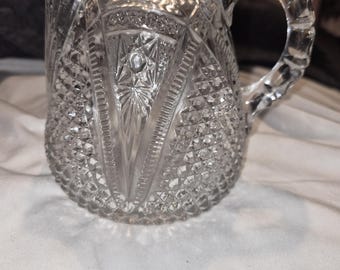 Jarra de ron con diseño de Massachusetts, circa 1880.