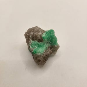 Natural Raw Crystal Emerald Specimen Cluster Green Emerald Birthstone