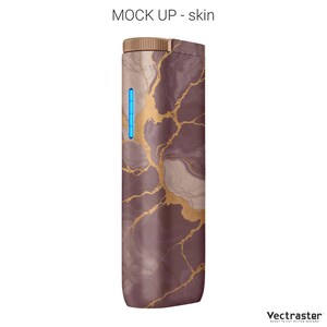 Puede incluir: Un dispositivo rectangular con un dise&ntilde;o similar al m&aacute;rmol en tonos morado, beige y dorado. El dispositivo tiene una parte superior dorada y un indicador de luz azul. El texto "MOCK UP - skin" est&aacute; en la parte superior.