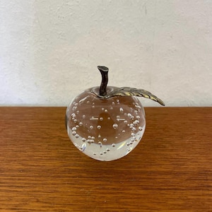 Apple paperweight / paper weight / glass art vintage