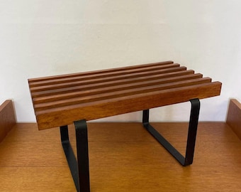 Soporte para flores/banco/banco de listones de teca de mediados de siglo, hecho de madera y metal, estilo vintage de los años 60.