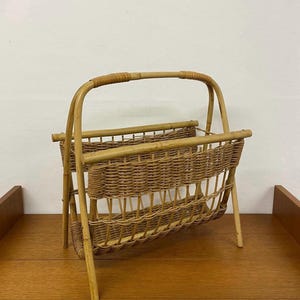 Mid Century Magazine Rack / Newspaper Rack made of Bamboo and Rope 60s 70s Vintage