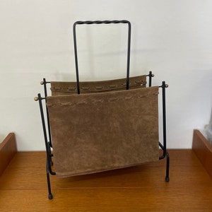 Mid Century magazine rack / newspaper rack made of metal and suede 60s vintage