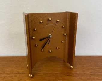 Reloj de mesa brutalista Selva hecho de latón de cuarzo años 60 vintage de mediados de siglo