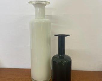 70年代ミッドセンチュリーのガラス製の小さなビンテージ渦巻き花瓶