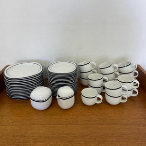 1/50 Rosenthal Suomi tableware by Timo Sarpaneva made of porcelain with black rim 70s 80s mid century vintage