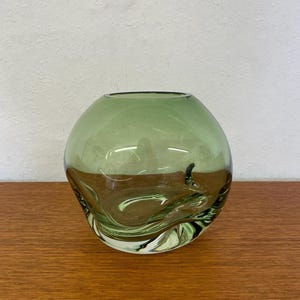 Friedrich Vase / Ball Vase made of glass in green 70s Mid Century Vintage