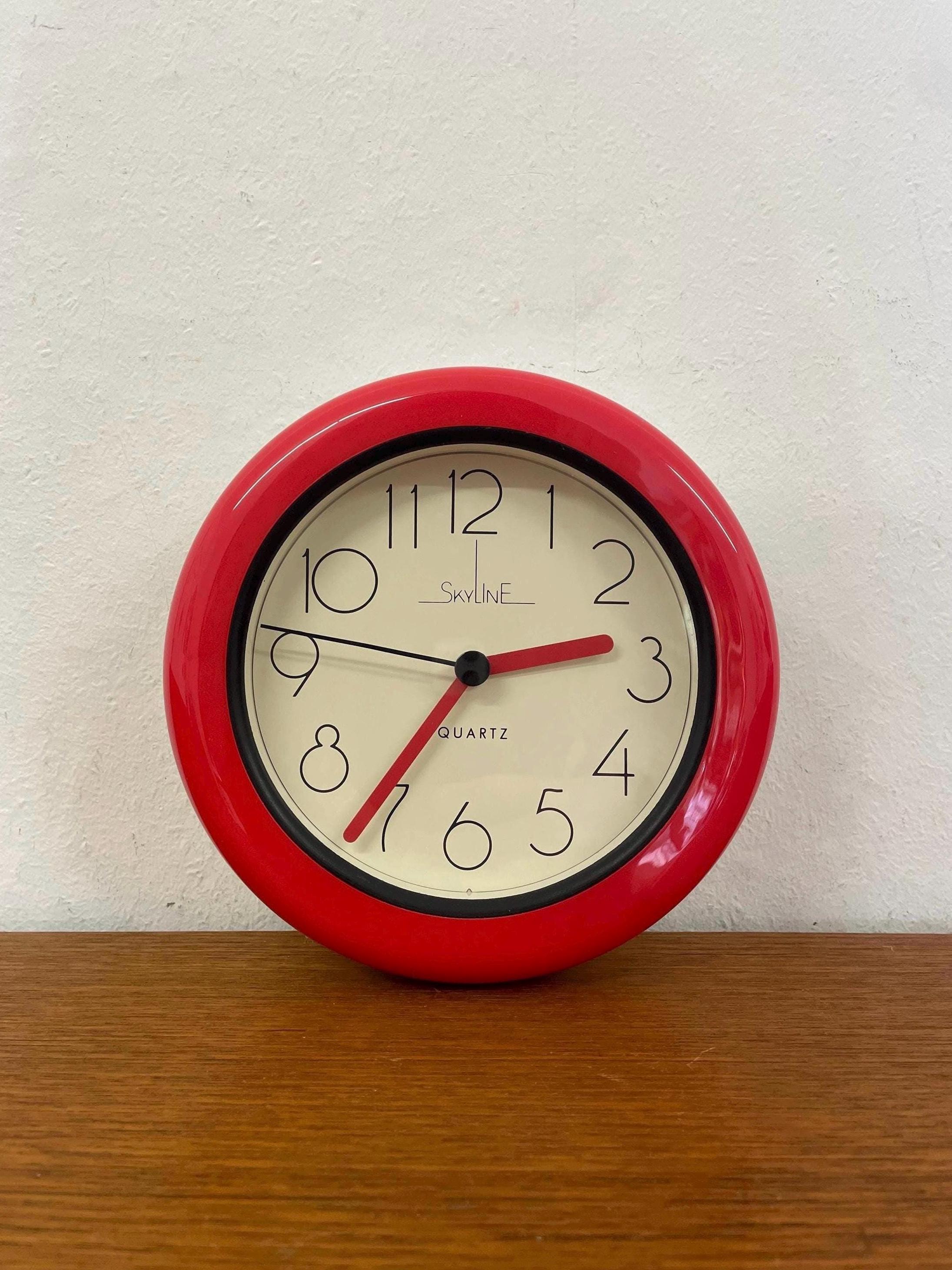 Space Age Skyline Quartz Clock / Wall Clock with Junghans Movement made of plastic in red and white 70s 80s Mid Century Vintage