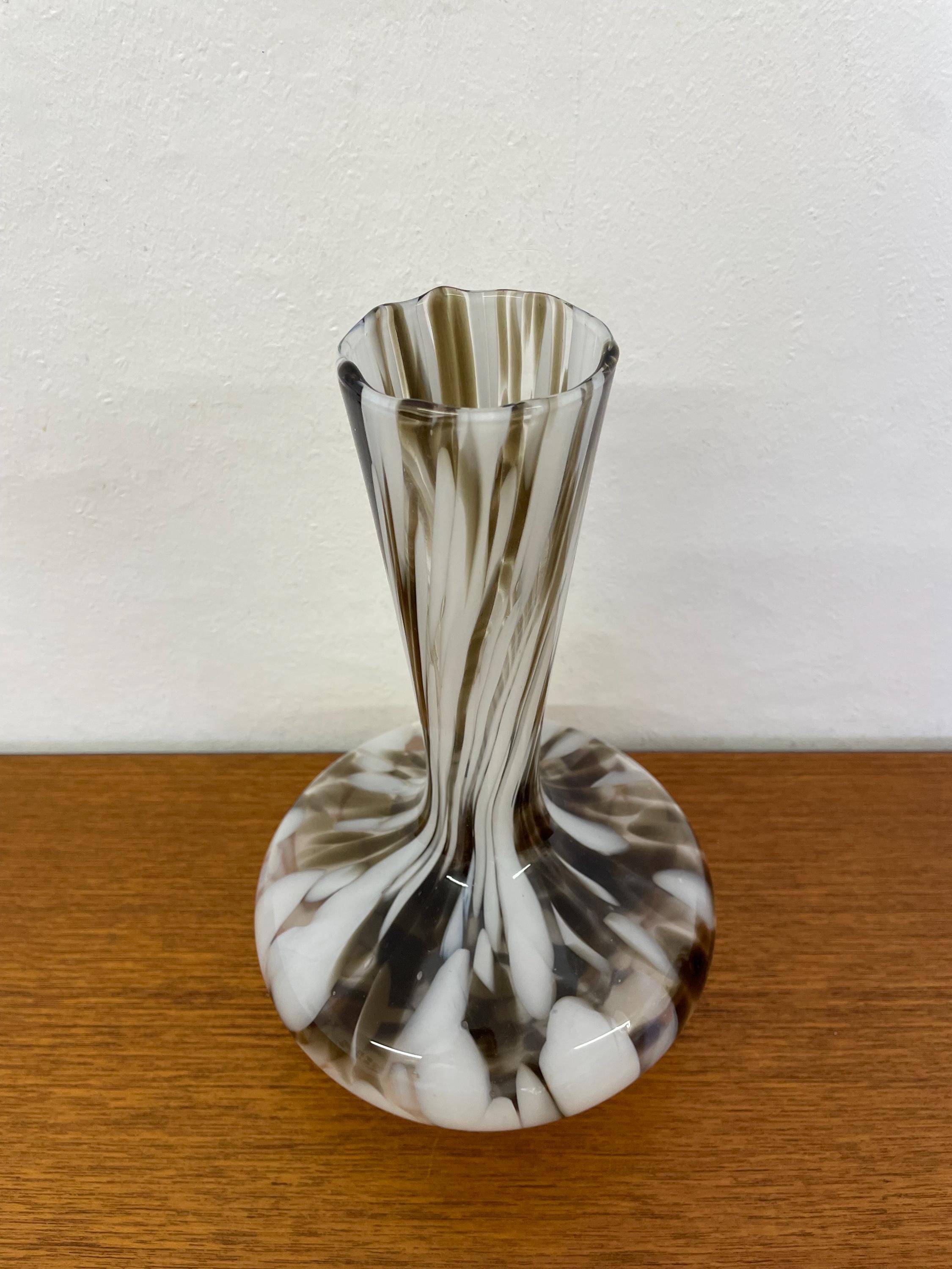 白と茶色のムラーノガラスの花瓶、60年代、70年代、ミッドセンチュリー