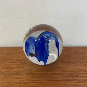 Glashaus Udo Edelmann paperweight / paper weight / glass art with blue 70s Mid Century Vintage