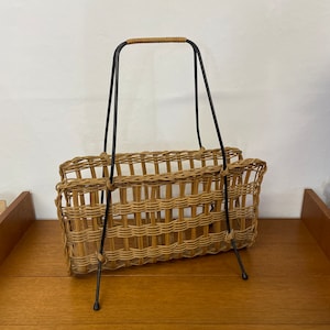 Mid Century magazine rack / newspaper rack made of metal and wicker 60s vintage