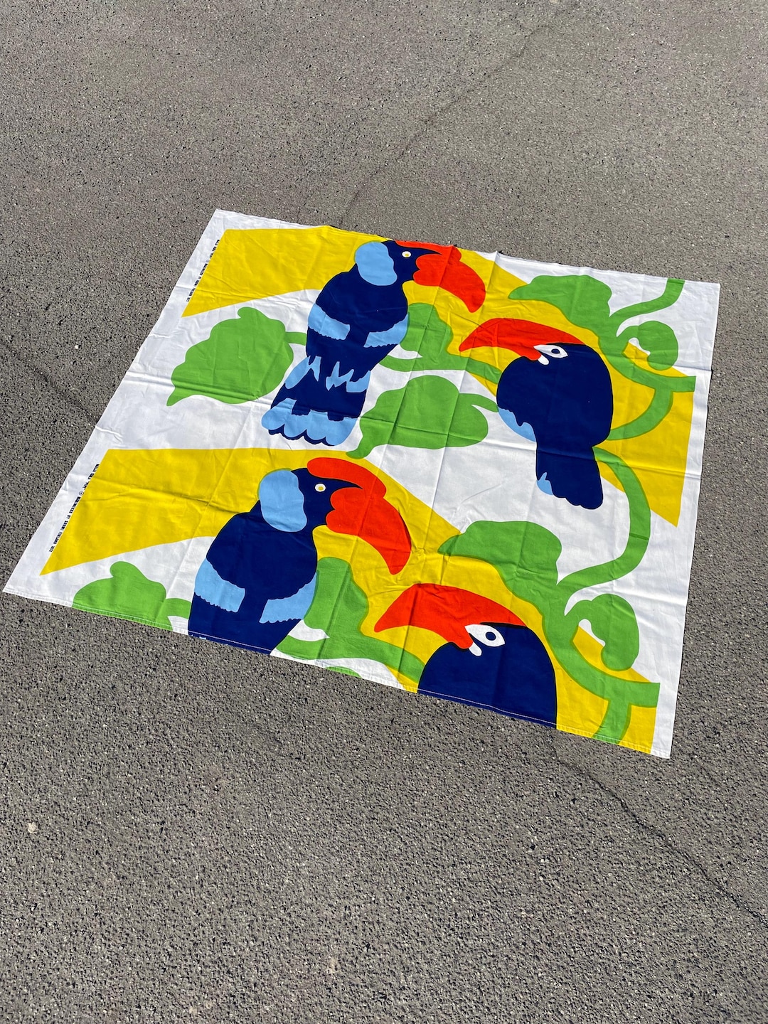 marimekko-oy-suomi-finland-pepe-fabric-blanket-from-1972-70s-mid