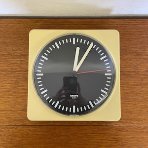 Krups Space Age clock / wall clock made of plastic in cream white 70s Mid Century Vintage