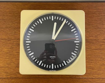 Krups Space Age clock / wall clock made of plastic in cream white 70s Mid Century Vintage