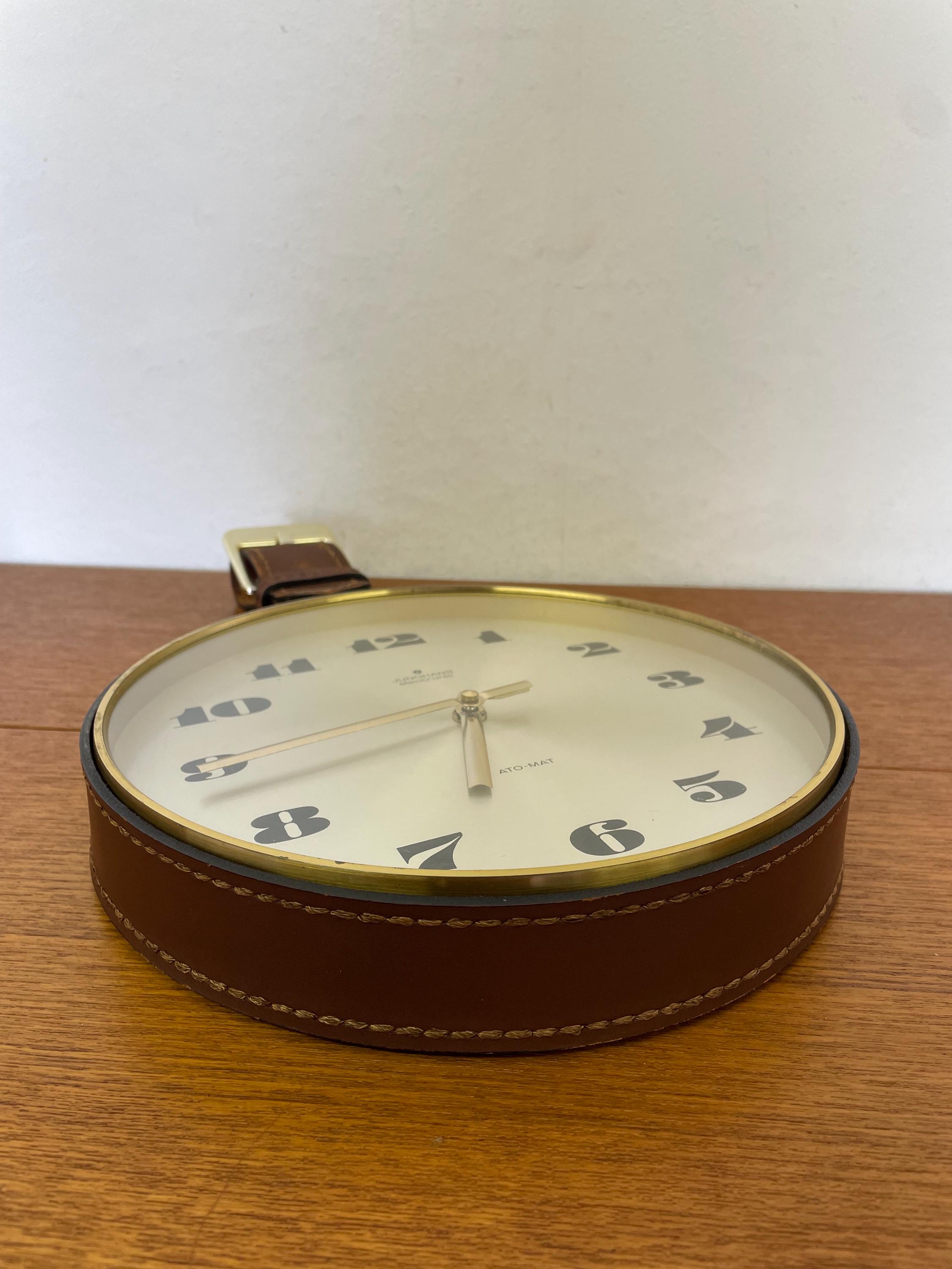 Junghans ATO-MAT S 掛時計 ゴールド Stylish Design Junghans Ato-mat Wall Clock in General