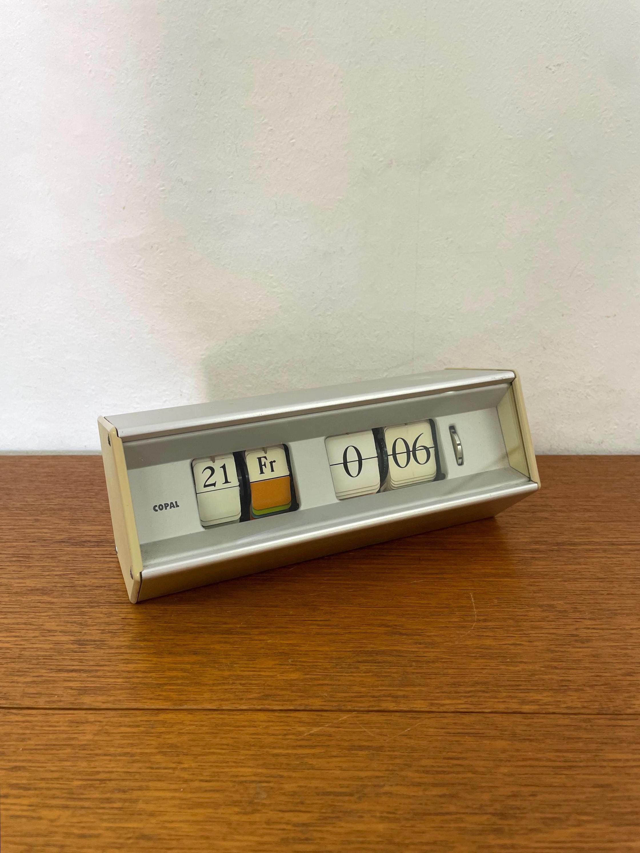 Caslon Clock - Etsy