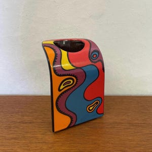 Steuler Vase im Memphis Stil aus Keramik in schwarz mit buntem Pop Art Muster 80er Vintage