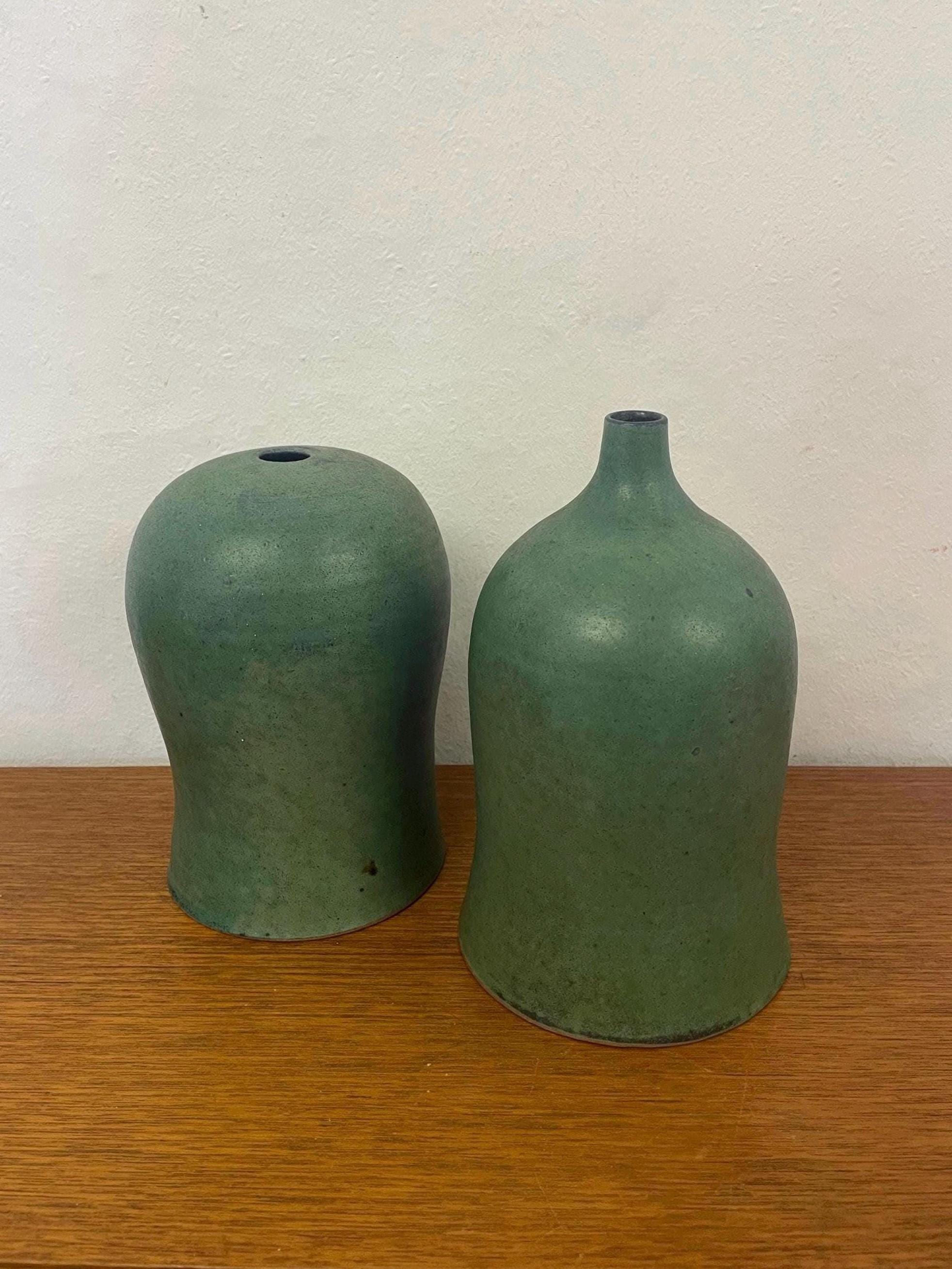 釣瓶/2個セット/アンティーク　緑錆 サイン入りスタジオ陶器花瓶2個セット（緑色）60年代～70年代ミッド