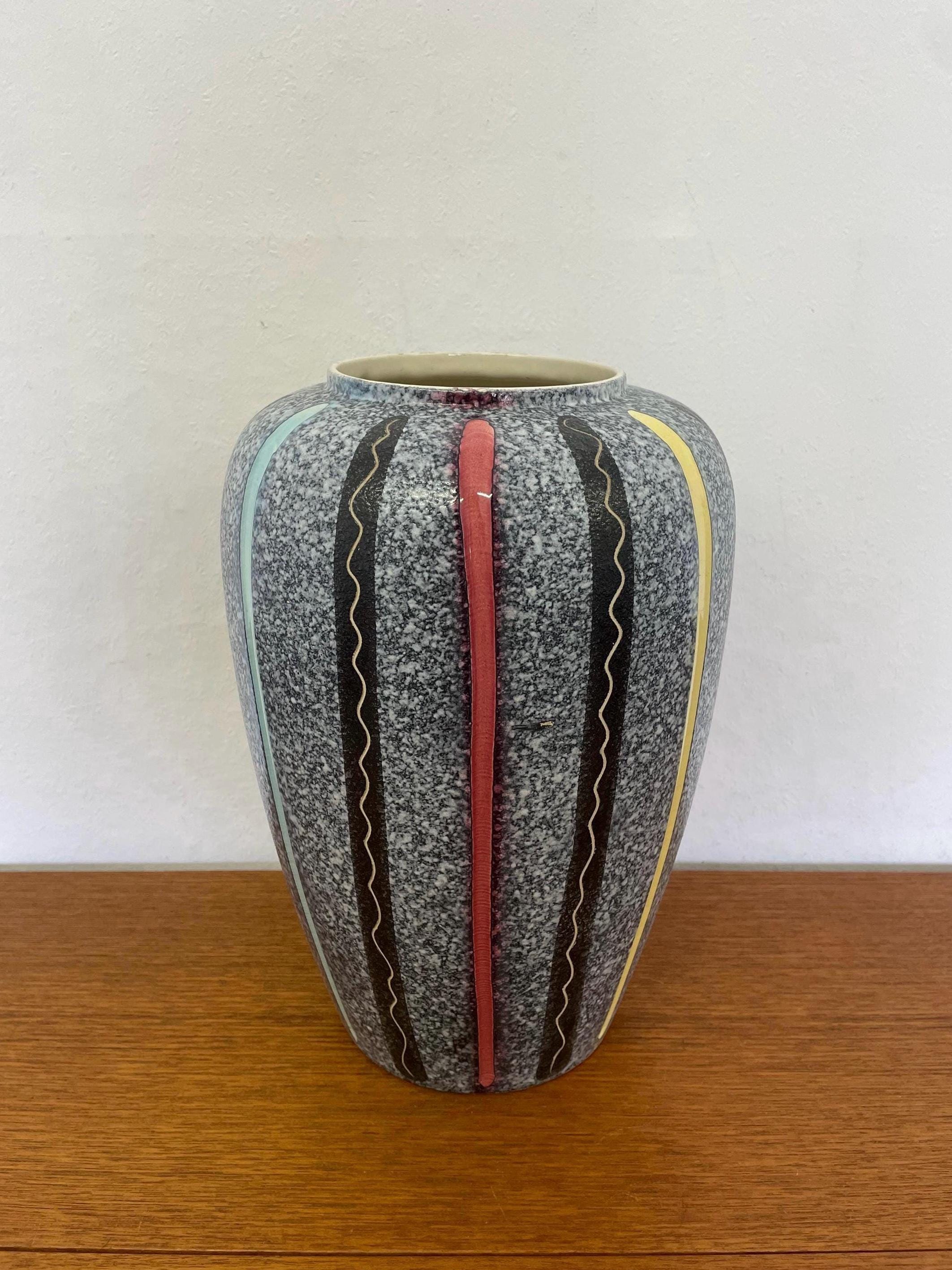 大きな Fat Lava Scheurich 陶器の花瓶、赤、青、黄色、60 年代