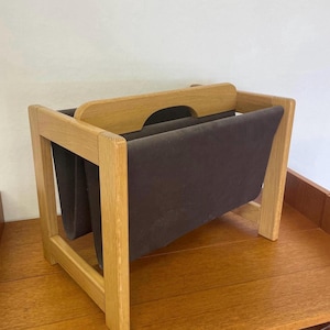 Mid Century magazine rack / newspaper rack made of wood and imitation leather in brown 60s 70s Mid Century Vintage