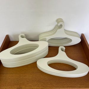 1/35 スペース エイジ プラスチック コート ハンガー (白) 60 年代 70 年代 ミッド センチュリー ヴィンテージ