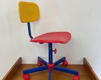 Ikea Memphis style chair / children&#39;s swivel chair 12044 by Knut & Marianne Hagberg in red, blue and yellow 80s 90s vintage