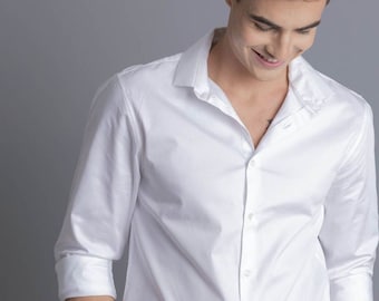 Camicia slim fit in cotone bianco da uomo: abbigliamento formale per le feste