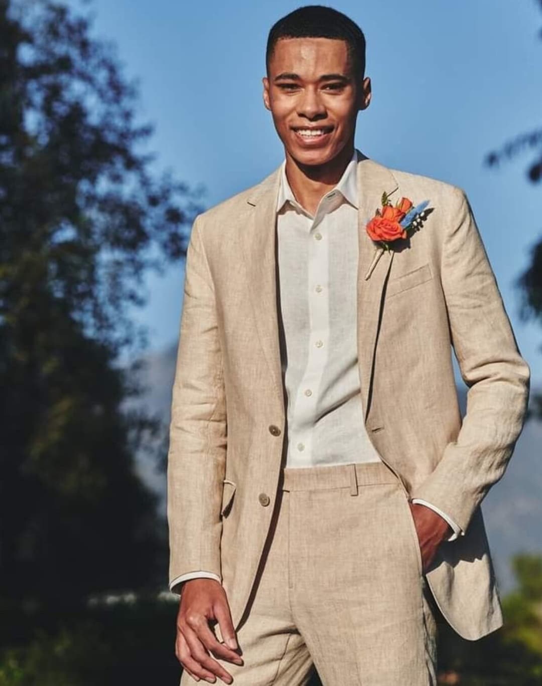 Abito da uomo in lino beige: abito da sposo da spiaggia a pezzi